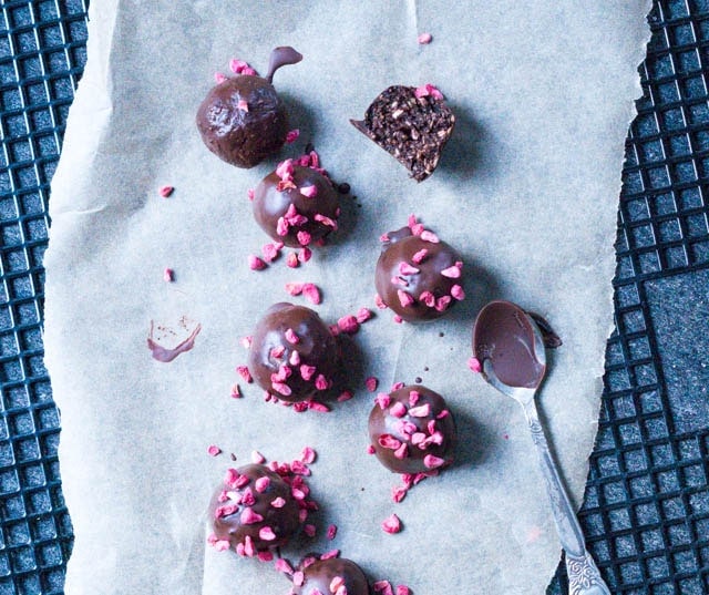 Chokoladeovertrukne romkugler