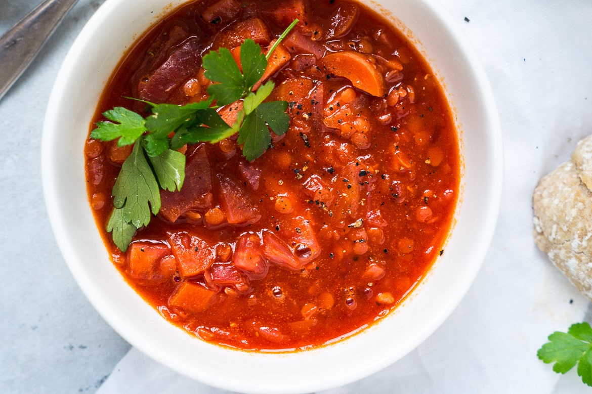 Vegetarisk borscht - suppe med rødbede