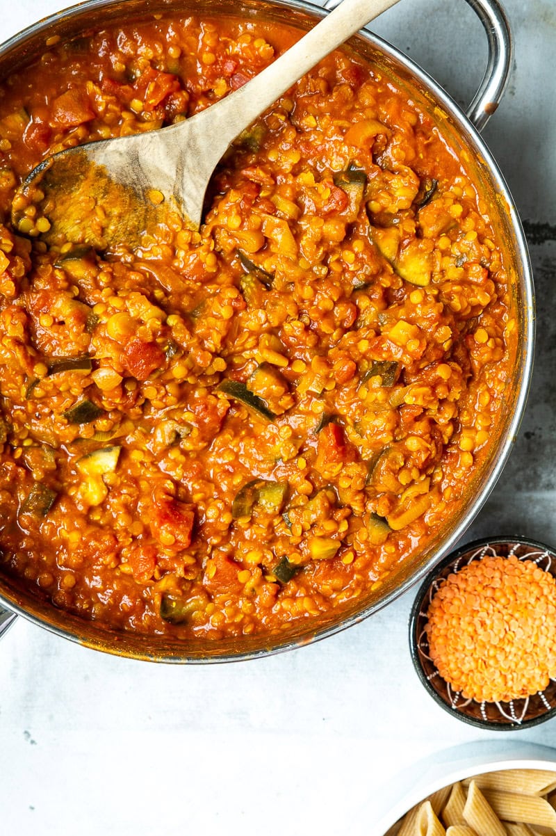 Vegetarisk gryderet med aubergine og linser