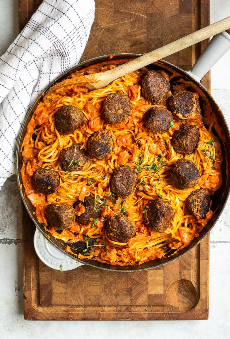 Vegetariske boller i tomatsauce