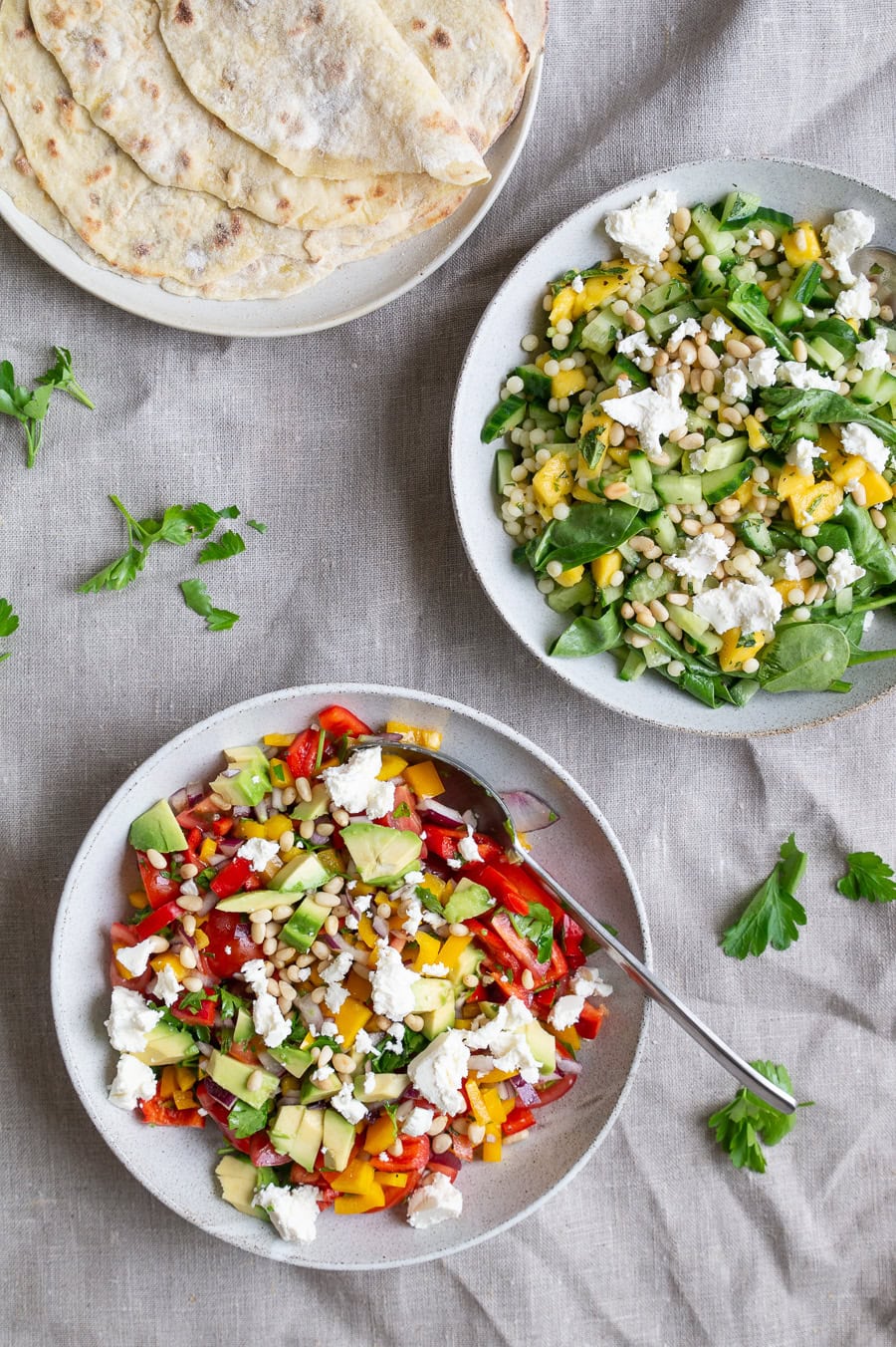 Salat med tomat og peberfrugt