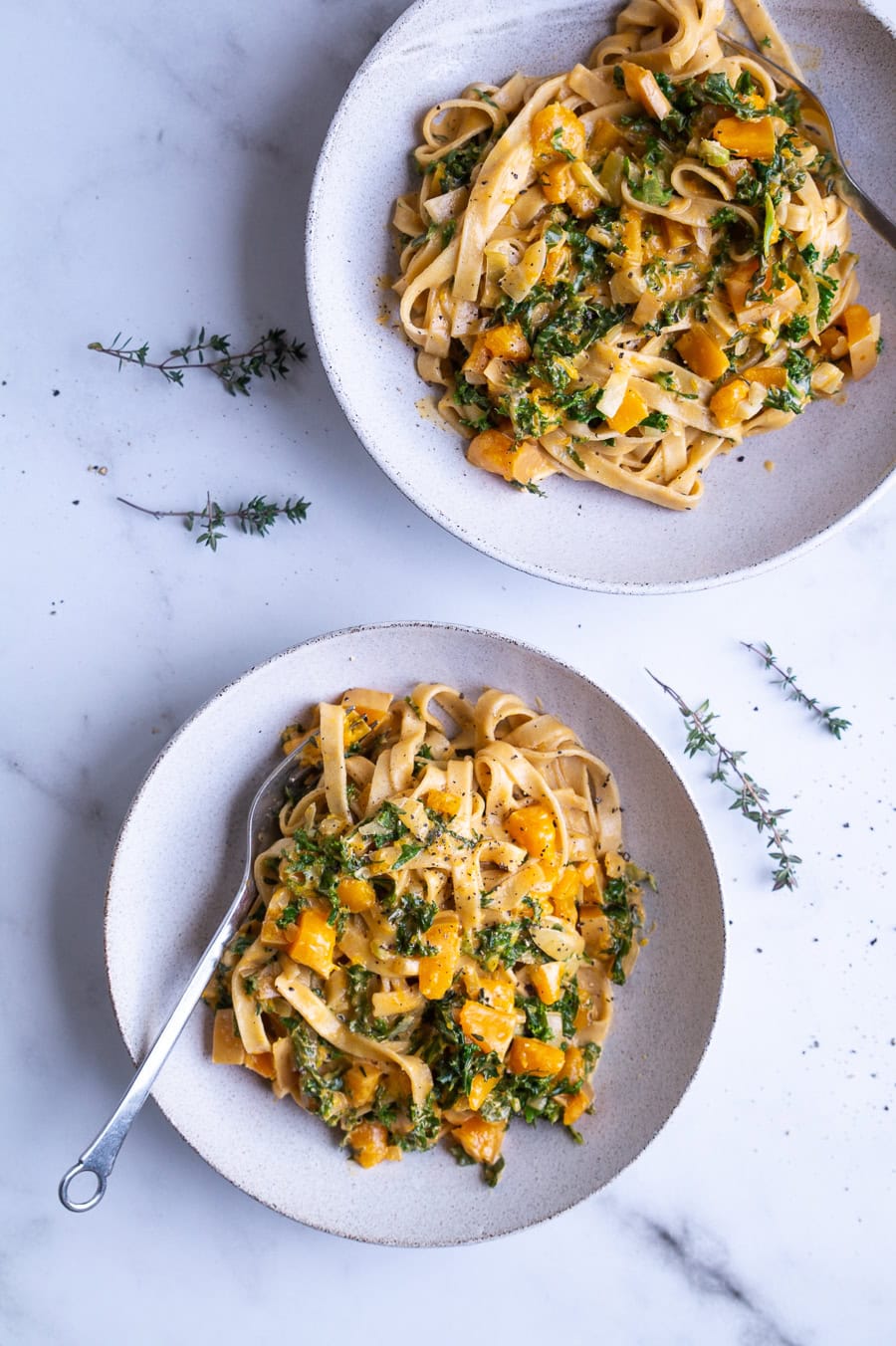 Grønkålspasta med græskar og fløde