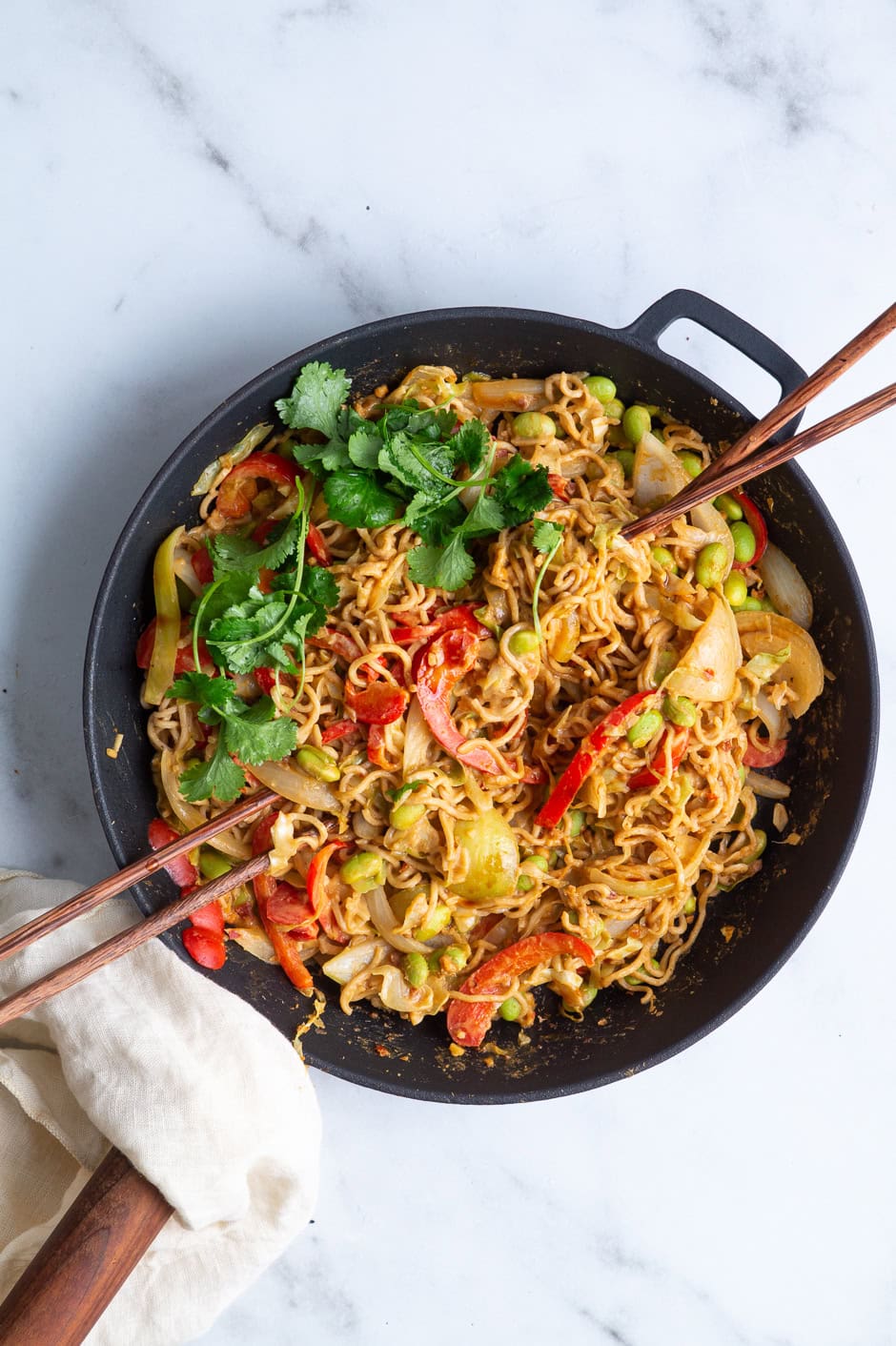 Nudler i peanutsauce